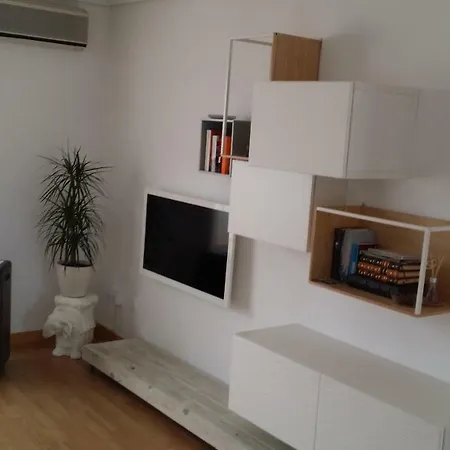 公寓 Charming Penthouse Near Beach *